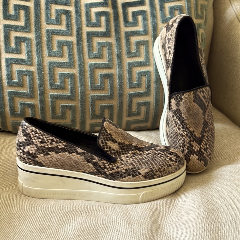 Stella McCarrtney Binx slip on platform sneakers vegan leather snake print Sz 8